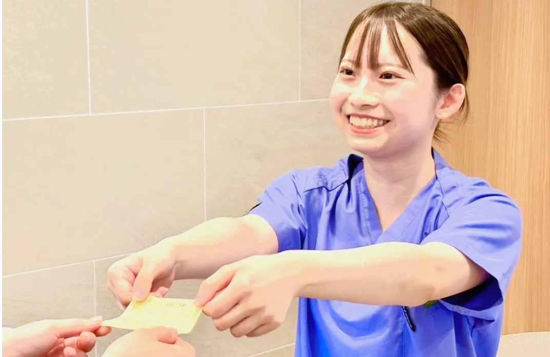 写真:対応するスタッフ